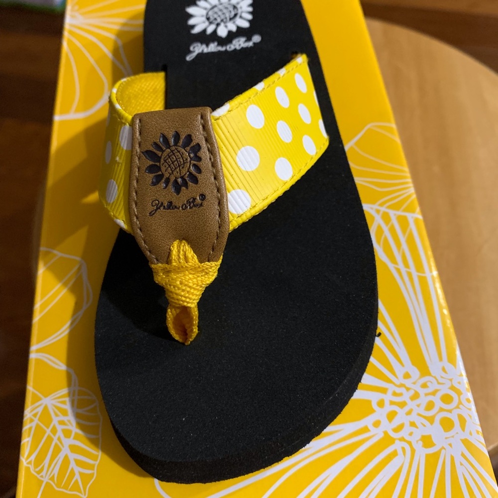 Child’s Yellow New In Box YELLOW BOX sandals.